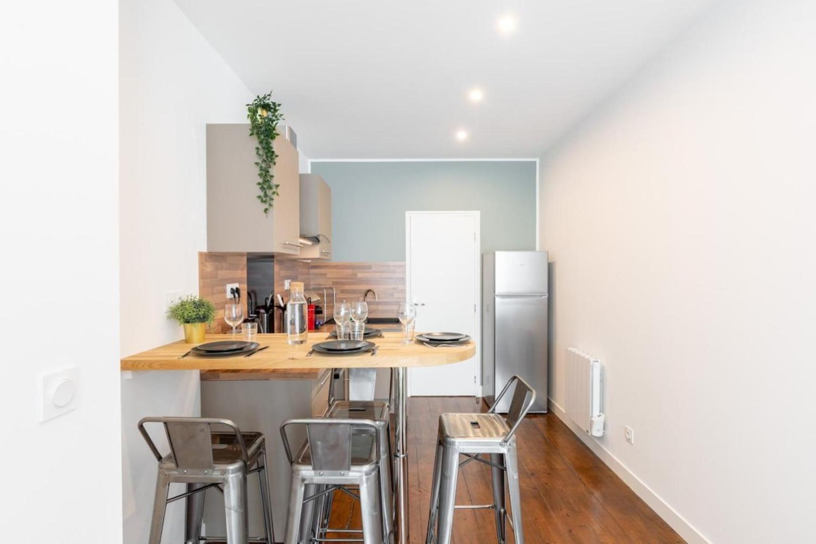 ליל Renovated Apartment 3Bed 2Bath מראה חיצוני תמונה
