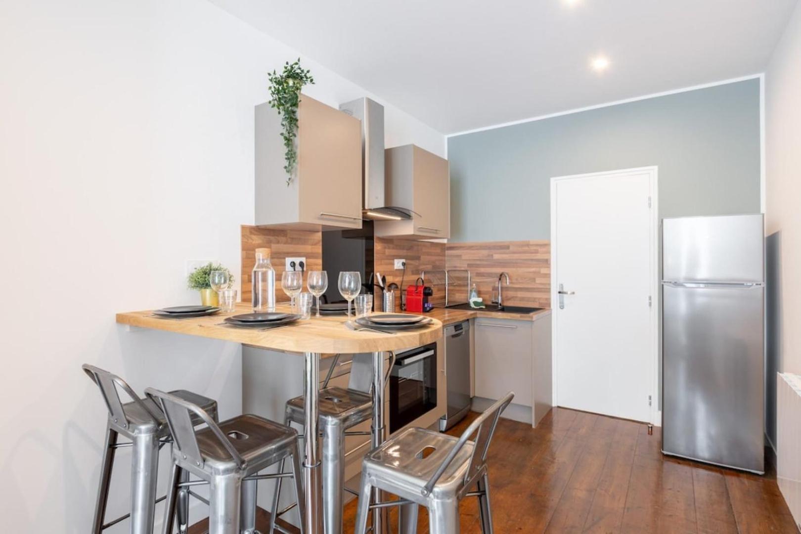 ליל Renovated Apartment 3Bed 2Bath מראה חיצוני תמונה